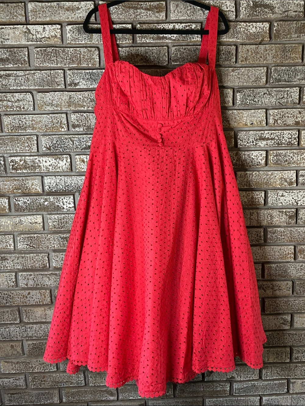 Retro-inspired Red Midi Eyelet Dress with Sweetheart Neckline